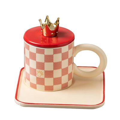 Купить Элегантные керамические кружки с золотыми коронами и яркими клетчатыми узорами, красно-белые, для роскошных кофейных / чайных ритуалов online manufacture