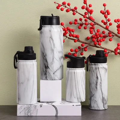 Купить Изолированная бутылка с крышкой для воды многоразовые бутылки из нержавеющей стали с ручкой водостойкие спортивные бутылки для спортзала путешествия велосипед кемпинг 22 унции Производство в сети